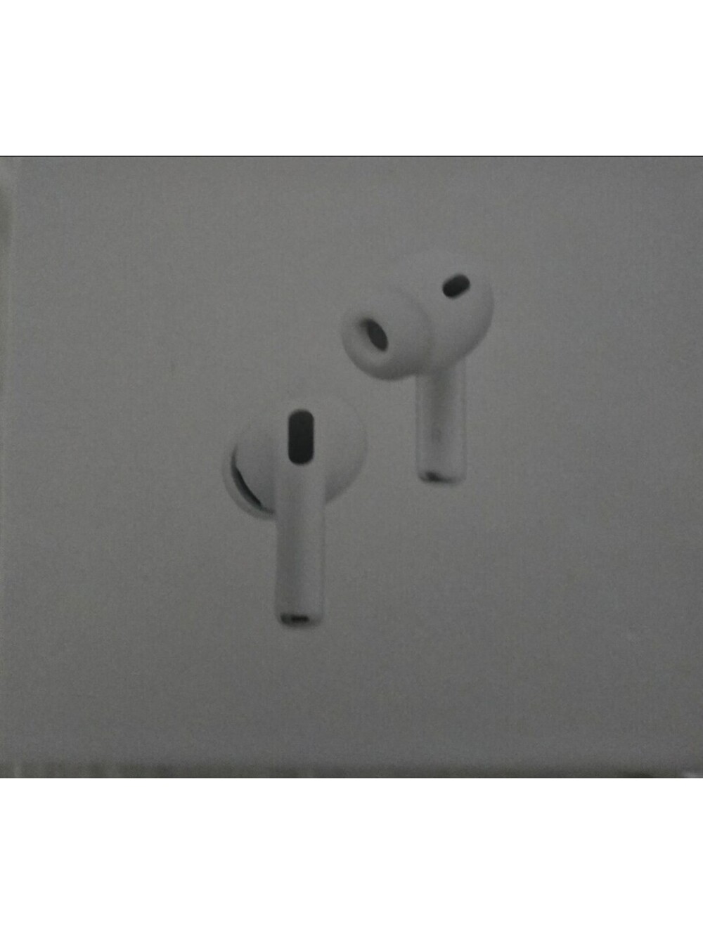 New Sealed AirPods Pro 3 with Wireless Charging Case Sealed Box - Picture 4 of 4